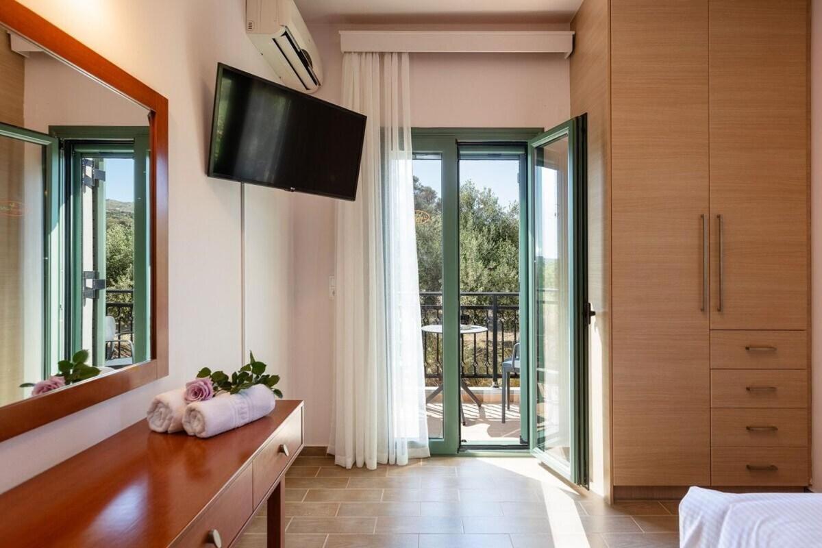 Villa Kyveli Loutra Buitenkant foto